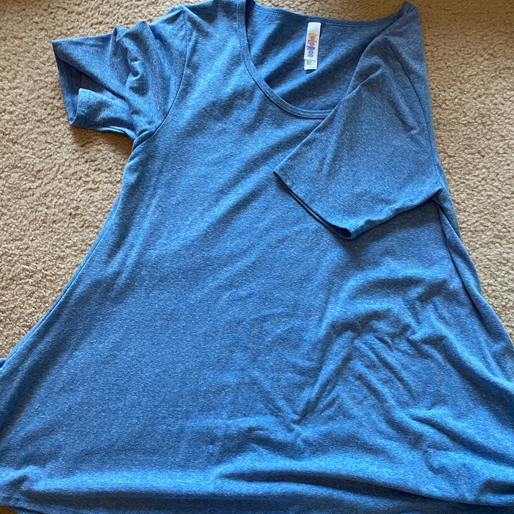 Lularoe tshirt